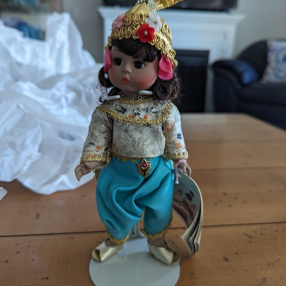 Mme Alexander‎ Doll Set of 4: Japan China Indonesia Thailand, Boxed, Vintage - Picture 12 of 15